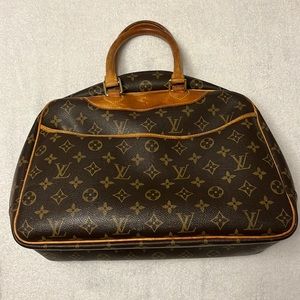 Authentic LV Deauville Louis Vuitton w/ dust bag